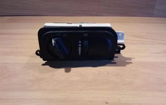 Chrysler 300M Light switch