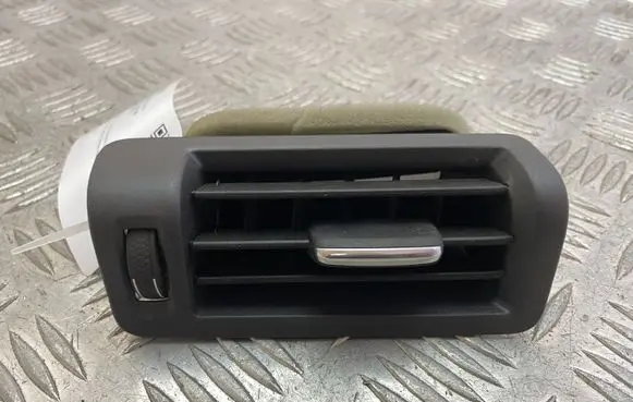 Volvo XC90 Air vent grill in roof 31497123