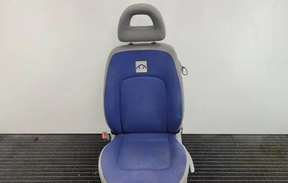 Volkswagen New Beetle Front driver seat