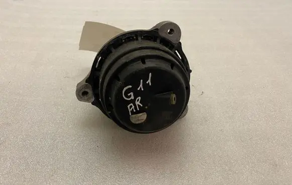 BMW 7 G11 G12 Engine mount bracket 6860478