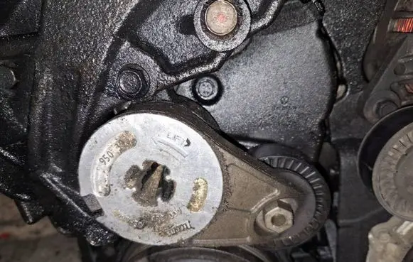 Mitsubishi Grandis Generator/alternator belt tensioner 950390