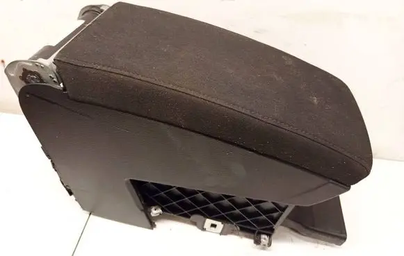 Volkswagen PASSAT B6 Armrest 3C0864207