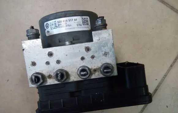 Skoda Octavia Mk3 (5E) ABS Pump 5Q0614517AF