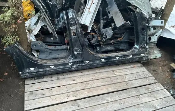Mercedes-Benz C W205 Side car body part 