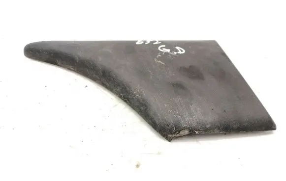 Rear fender molding trim