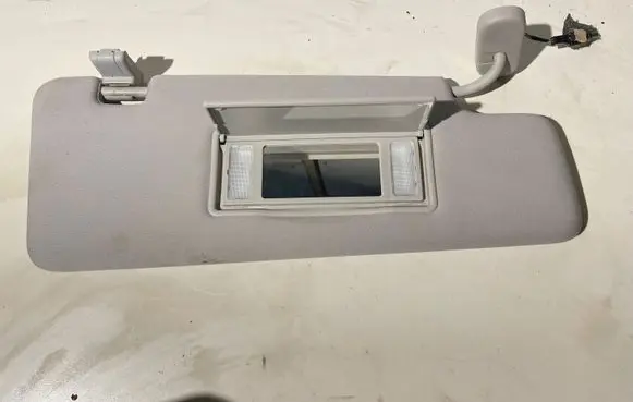 Land Rover Discovery 4 - LR4 Sun visor