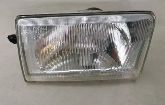 Volkswagen Polo II 86C 2F Headlight/headlamp HELLA