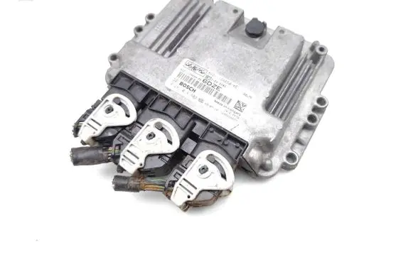 Ford Fiesta Engine control unit/module 8V2112A650KE 0281014803