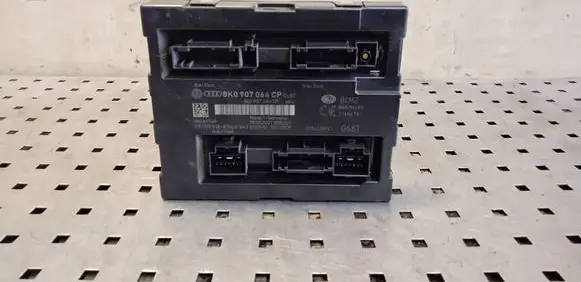 Audi A4 S4 B8 8K Comfort/convenience module 8K0907064CP