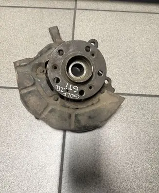 Volkswagen Golf III Front wheel hub spindle knuckle