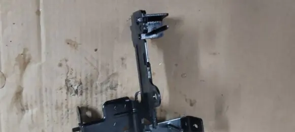 Peugeot 3008 I Horn signal holder/bracket 9830393280