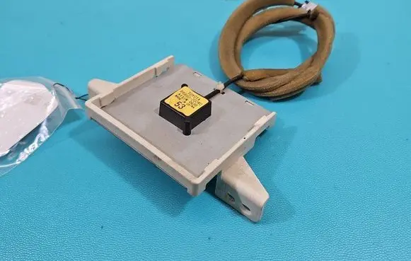 Toyota Avensis T270 Central body control module 86860-20040 IMPRK1490914