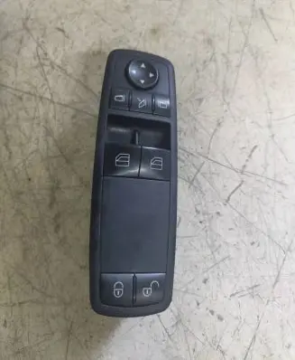Mercedes-Benz B W245 Electric window control switch A1698206510