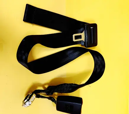 Middle seatbelt (rear)