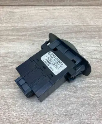 Mitsubishi Galant Electric window control switch MR722223 C8DD101MA6
