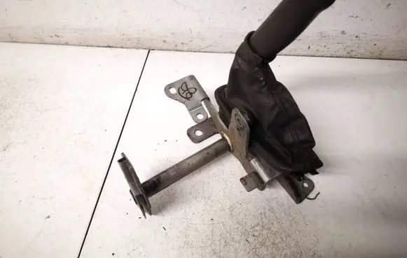 Nissan Pathfinder R51 Handbrake/parking brake lever assembly