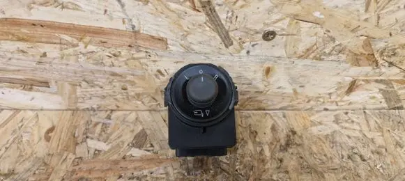 Wing mirror switch