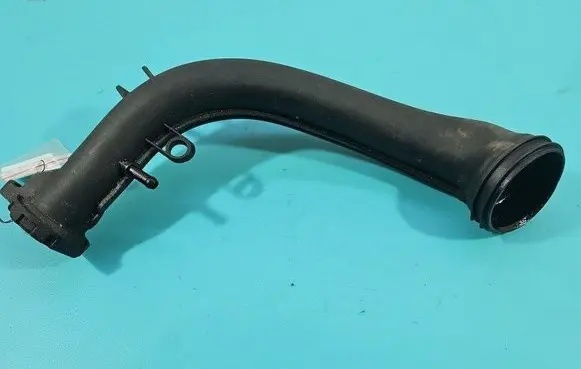 Intercooler hose/pipe