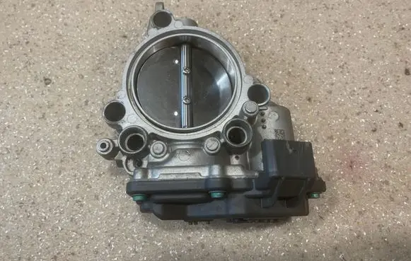 BMW X3 G01 Throttle valve 8623324