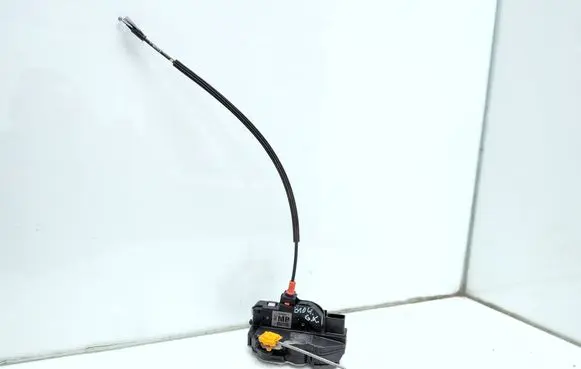 Opel Mokka X Rear door lock 13579547