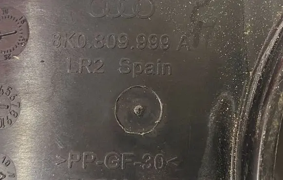 Audi A4 S4 B8 8K Fuel tank cap 8K0010508R 8K0809999A