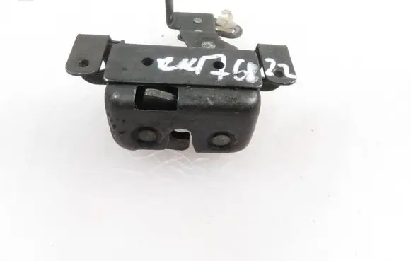 Nissan Pathfinder R50 Tailgate window lock/catch/latch 