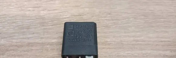 Opel Vectra C Other relay 24435922 70220 12V20A