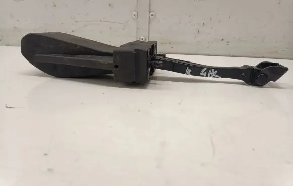 BMW 5 G30 G31 Rear door check strap stopper 7440352