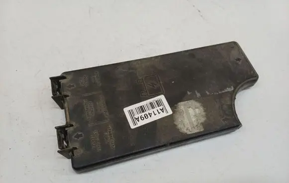 Chrysler Sebring (JS) Fuse box cover