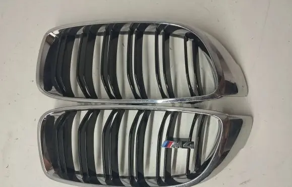 BMW M4 F82 F83 Front bumper upper radiator grill 2352811 8068583