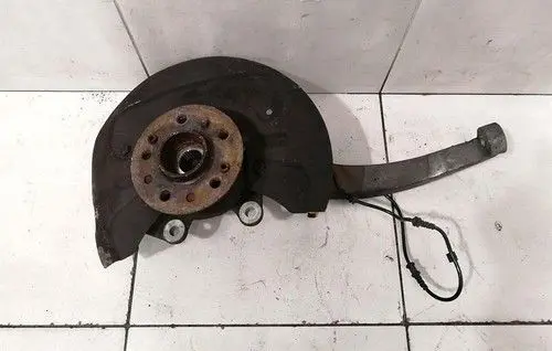 Mercedes-Benz ML W164 Front wheel bearing hub A1643300920