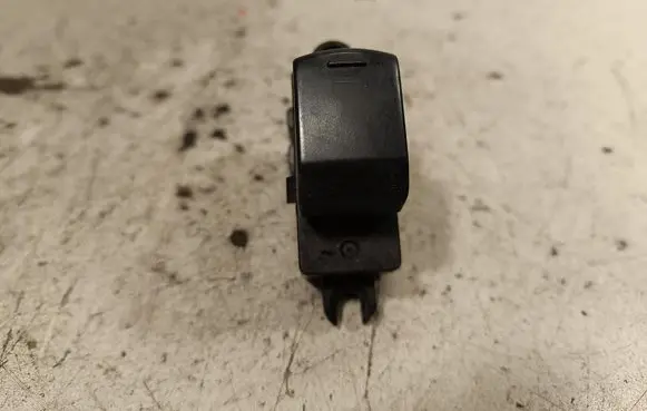 Nissan Navara D40 Electric window control switch 25411EA00A