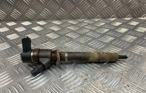 Volvo XC90 Fuel injector 30750283