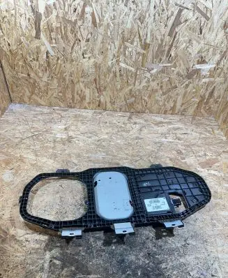 Mercedes-Benz ML W164 Aerial antenna amplifier A2518202275 28024813 06T081