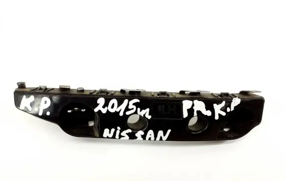 Nissan Pulsar Front bumper mounting bracket 622253ZL0A