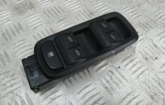Ford Fiesta Electric window control switch D2BT14A132AA 10095410 28102015