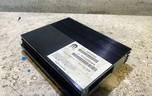 Dodge Challenger Sound amplifier 68267299AB 26777Y TE1AA3225E0876