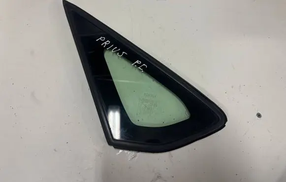 Toyota Prius (XW20) Front triangle window/glass A00234510A 43R00034 D0T20AS2
