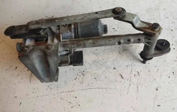 Volkswagen Touran I Front wiper linkage 1T0955024G