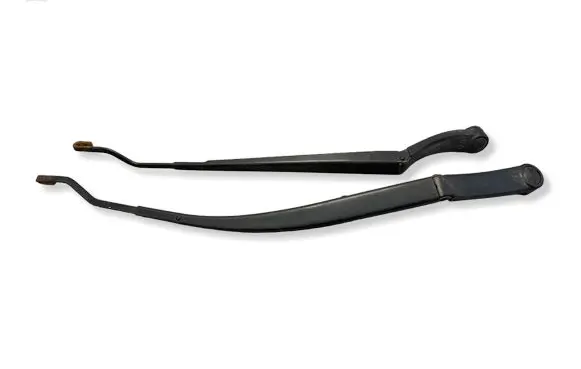 Hyundai i30 Front wiper blade arm 420011203