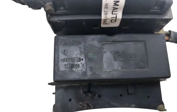Opel Astra F Fan control module 1379151