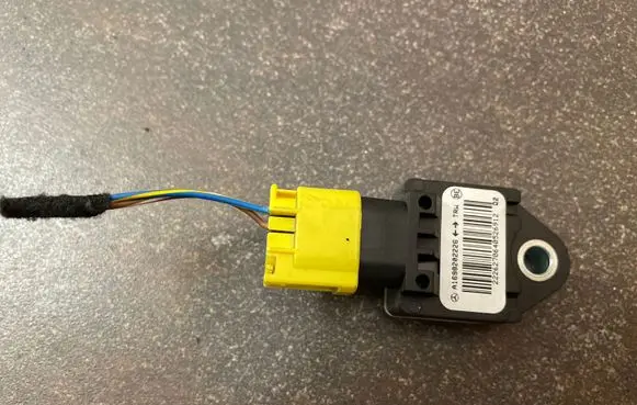 Mercedes-Benz A W169 Airbag deployment crash/impact sensor A1698202226