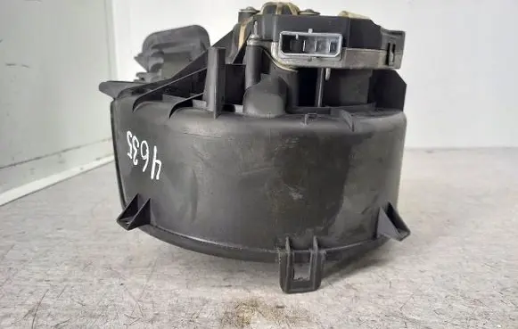 Opel Vectra C Heater fan/blower 9858521VALEO