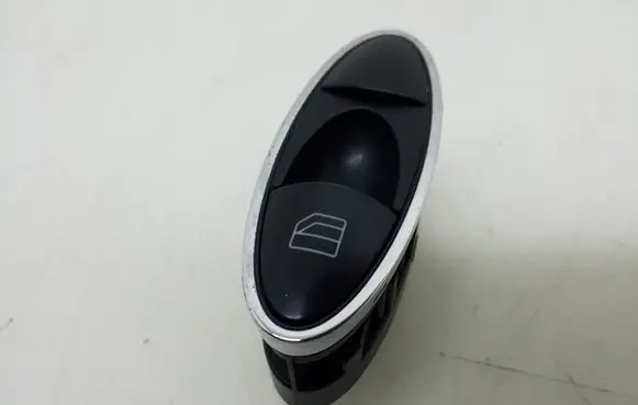 Mercedes-Benz CLS C219 Electric window control switch A2118211351