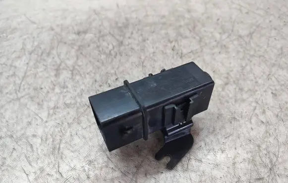 KIA Optima Glow plug pre-heat relay 368302A170
