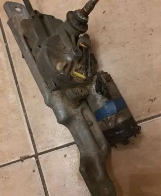 Volkswagen Golf III Rear window wiper motor 1H6955711 191972713