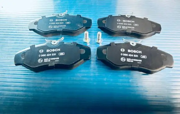Opel Vivaro Brake pads (front) 0986424531 90R01899