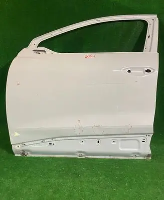Audi Q4 e-tron Front door