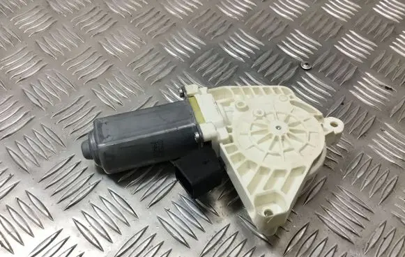 Mercedes-Benz E W238 Rear door window regulator motor A0009066206