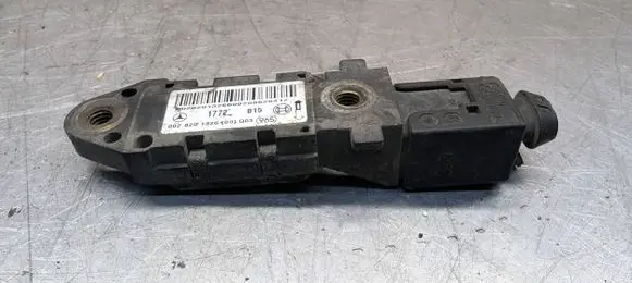 Mercedes-Benz E W211 Airbag deployment crash/impact sensor 0028201326